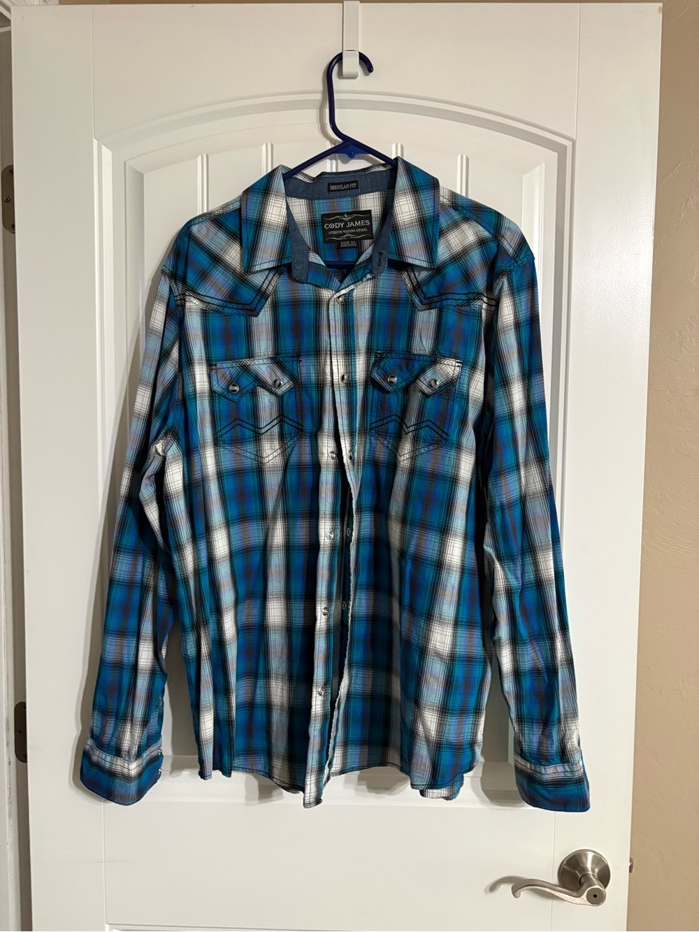 Cody James Men’s Blue Plaid Casual Button-Down Shirt